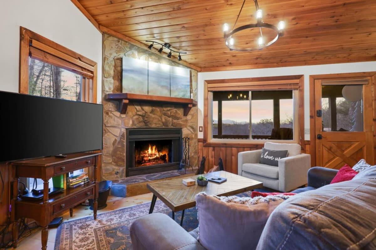 Mountain Views Hot Tub Firepit Close To Town Blue Ridge Exteriör bild